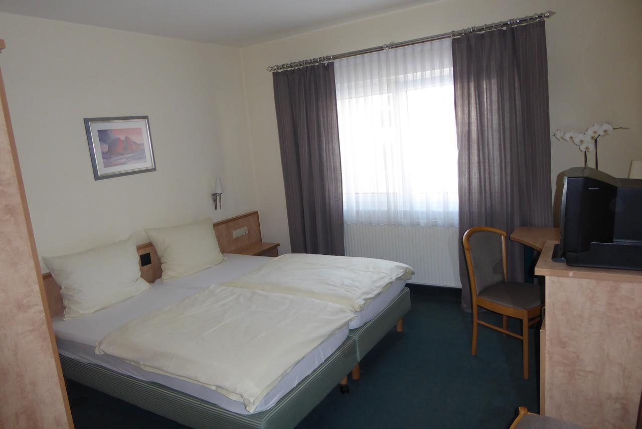 Hotel Ring Park Buchen  Exterior photo