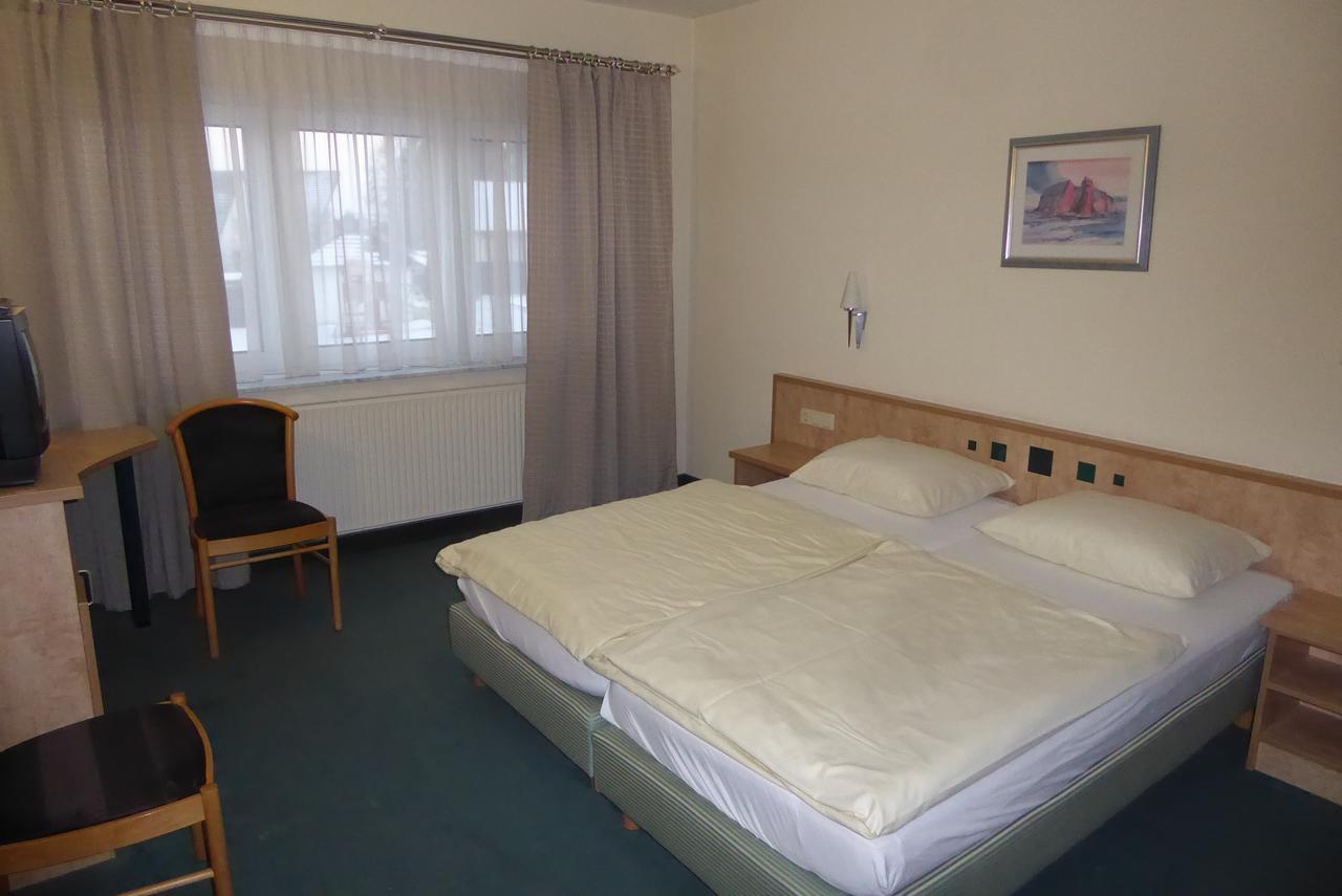 Hotel Ring Park Buchen  Exterior photo