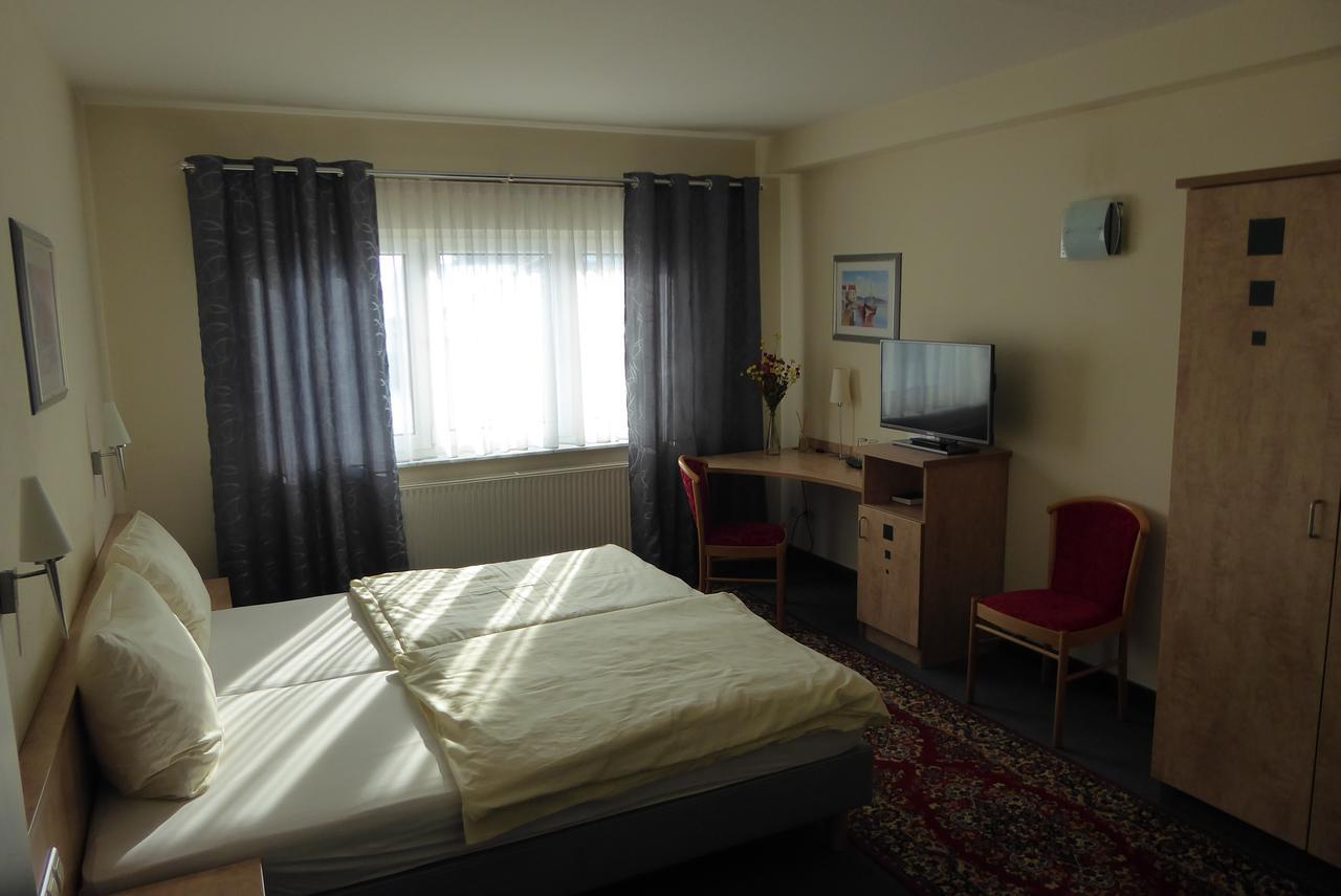 Hotel Ring Park Buchen  Exterior photo